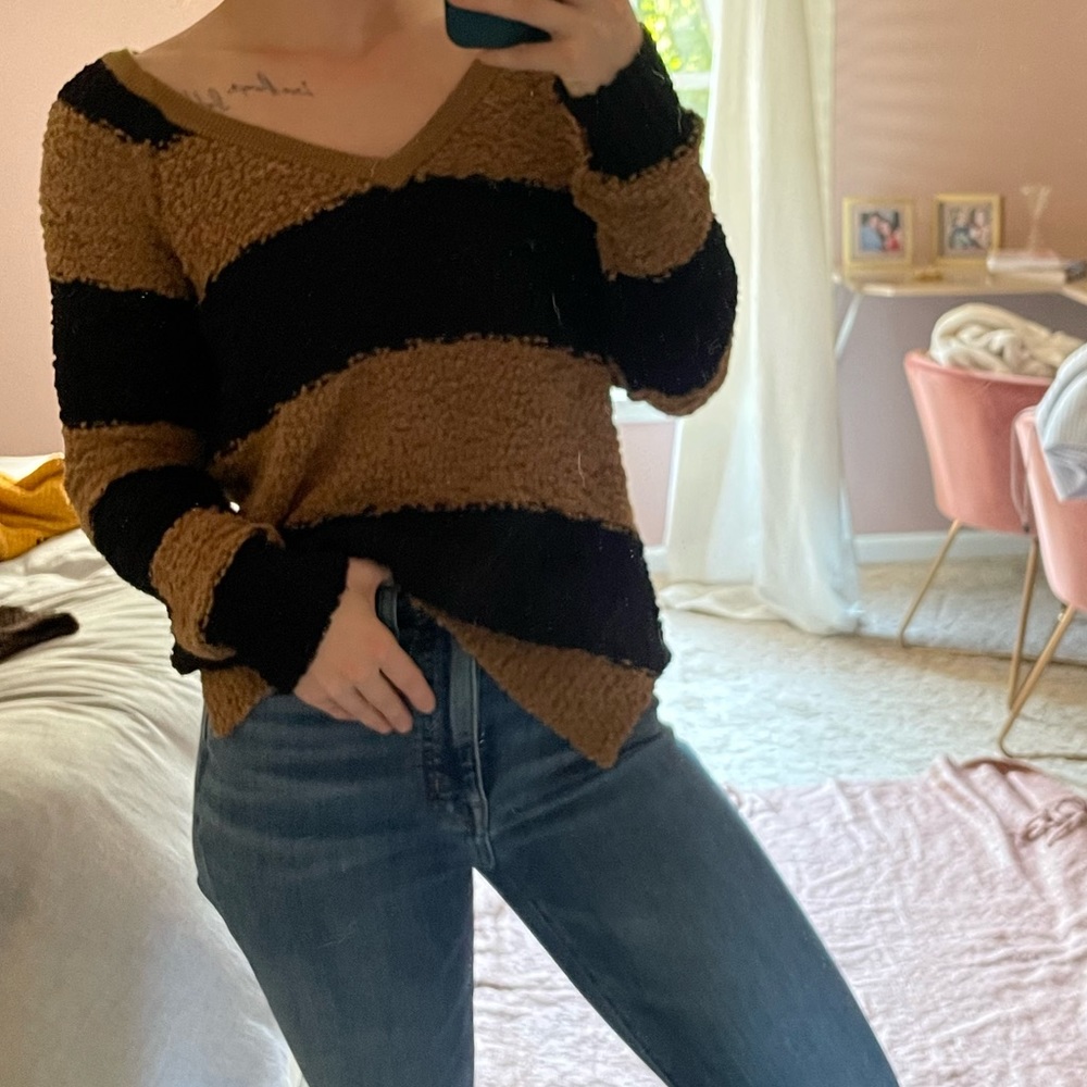 Sanctuary Vneck Sweater